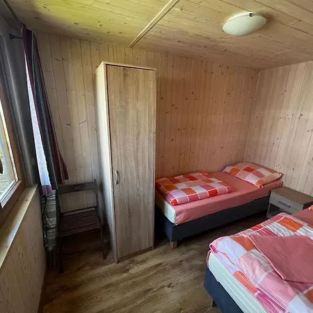 Domki-apartamenty Hals *